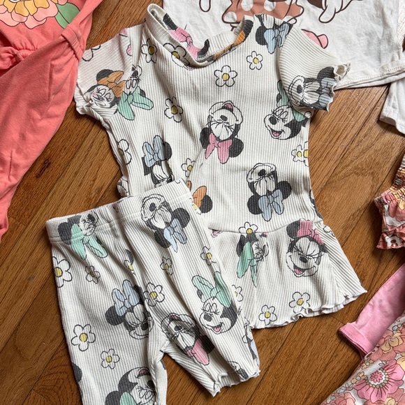 Minnie Mouse Girls Clothing Bundle - Picture 3 of 11